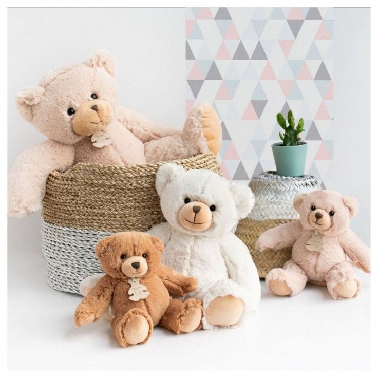 Peluches nounours toutes les unes à côté des autres.